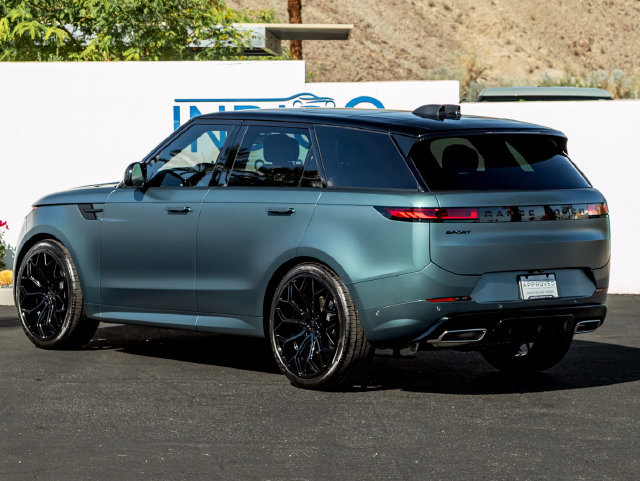 New 2025 Land Rover Range Rover Sport Dynamic SE AWD/4WD image 9