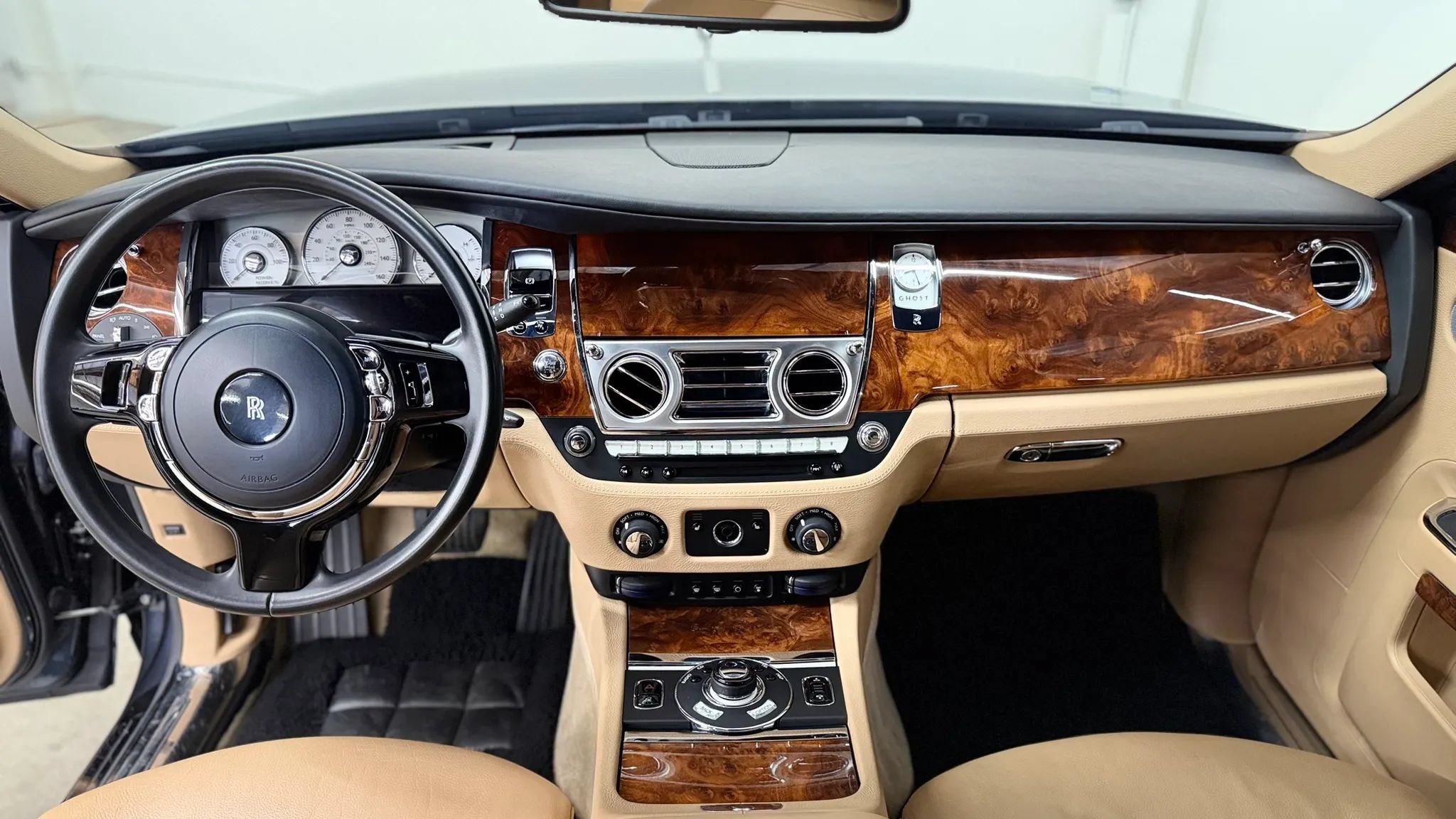Used 2011 Rolls-Royce Ghost RWD image 19