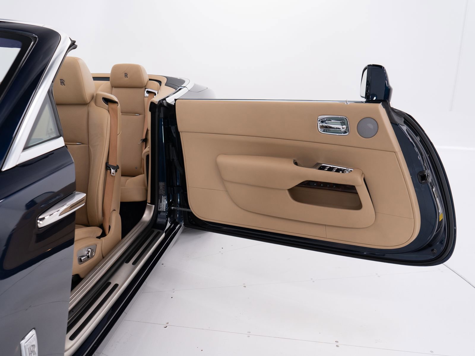 Certified 2016 Rolls-Royce Dawn image 18