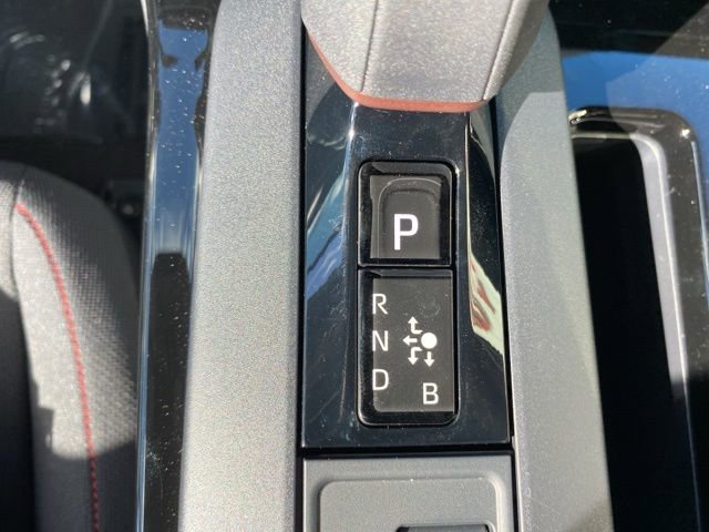 New 2026 Toyota Prius Plug-In Hybrid FWD image 40