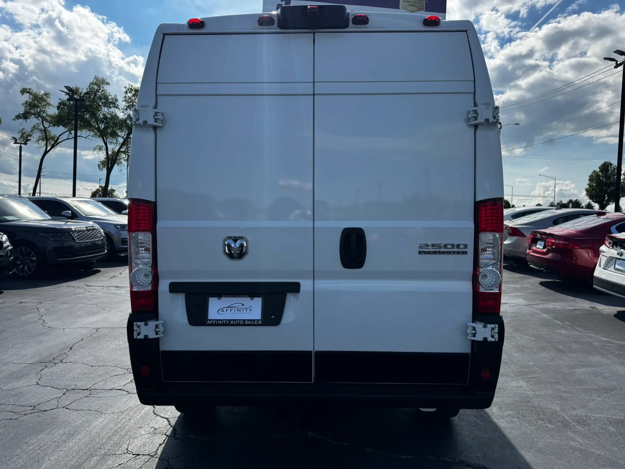Used 2025 RAM ProMaster 2500 w/ Convenience Group FWD image 4