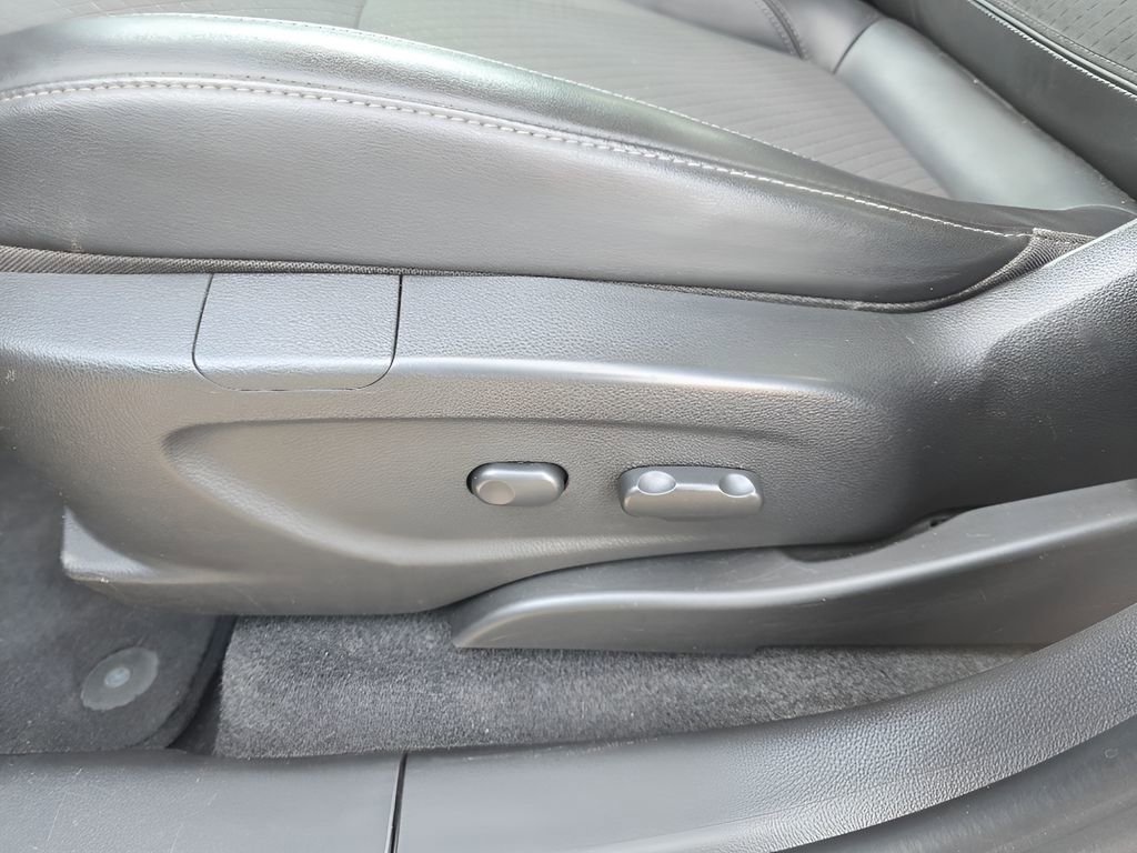 Used 2018 Buick Encore Preferred image 16