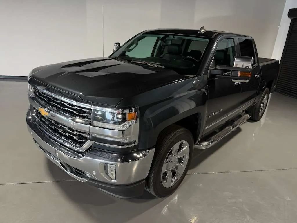 Used 2018 Chevrolet Silverado 1500 LTZ w/ LTZ Plus Package AWD/4WD image 10