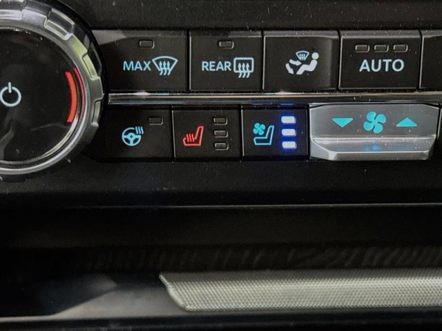 Used 2025 Ford F250 Platinum w/ FX4 Off-Road Package image 23