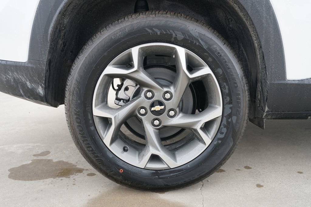 New 2026 Chevrolet Trax LT w/ Sunroof Package image 6