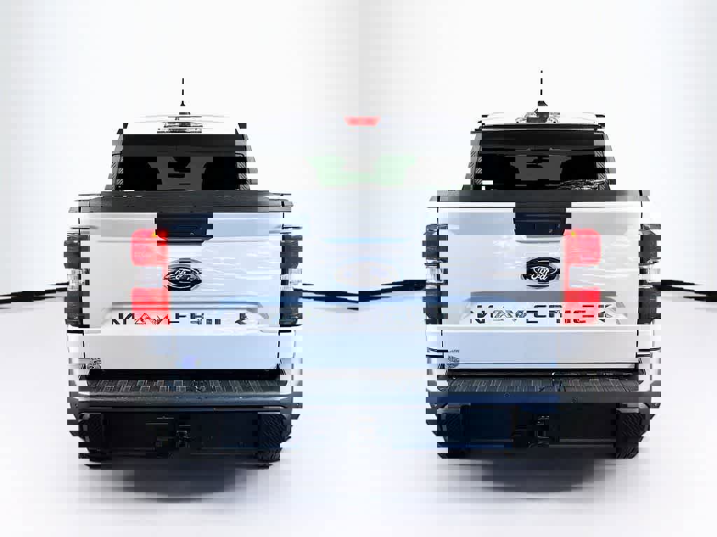 Certified 2025 Ford Maverick XLT w/ XLT Luxury Package image 5