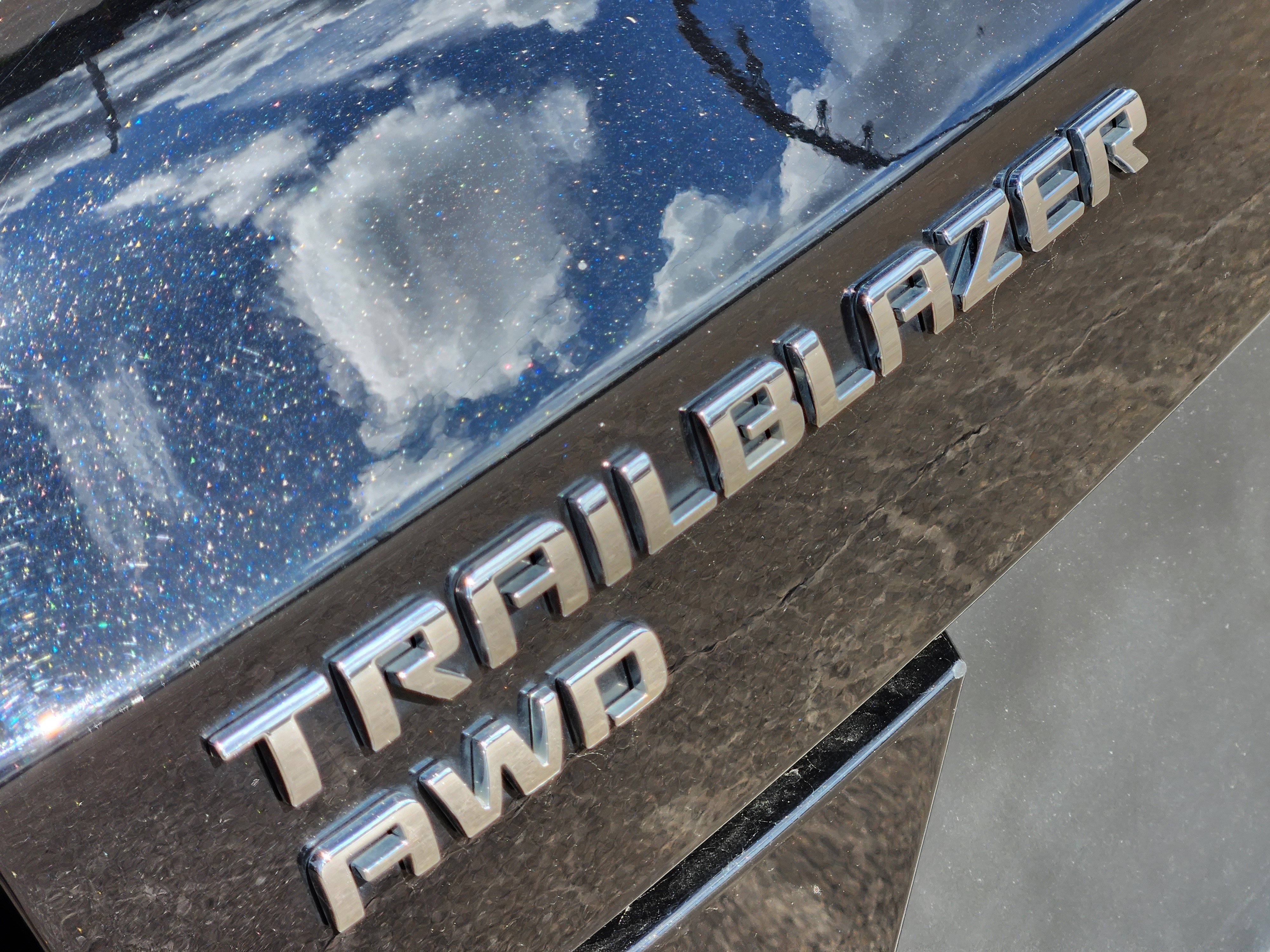 Used 2025 Chevrolet TrailBlazer LT AWD/4WD image 13