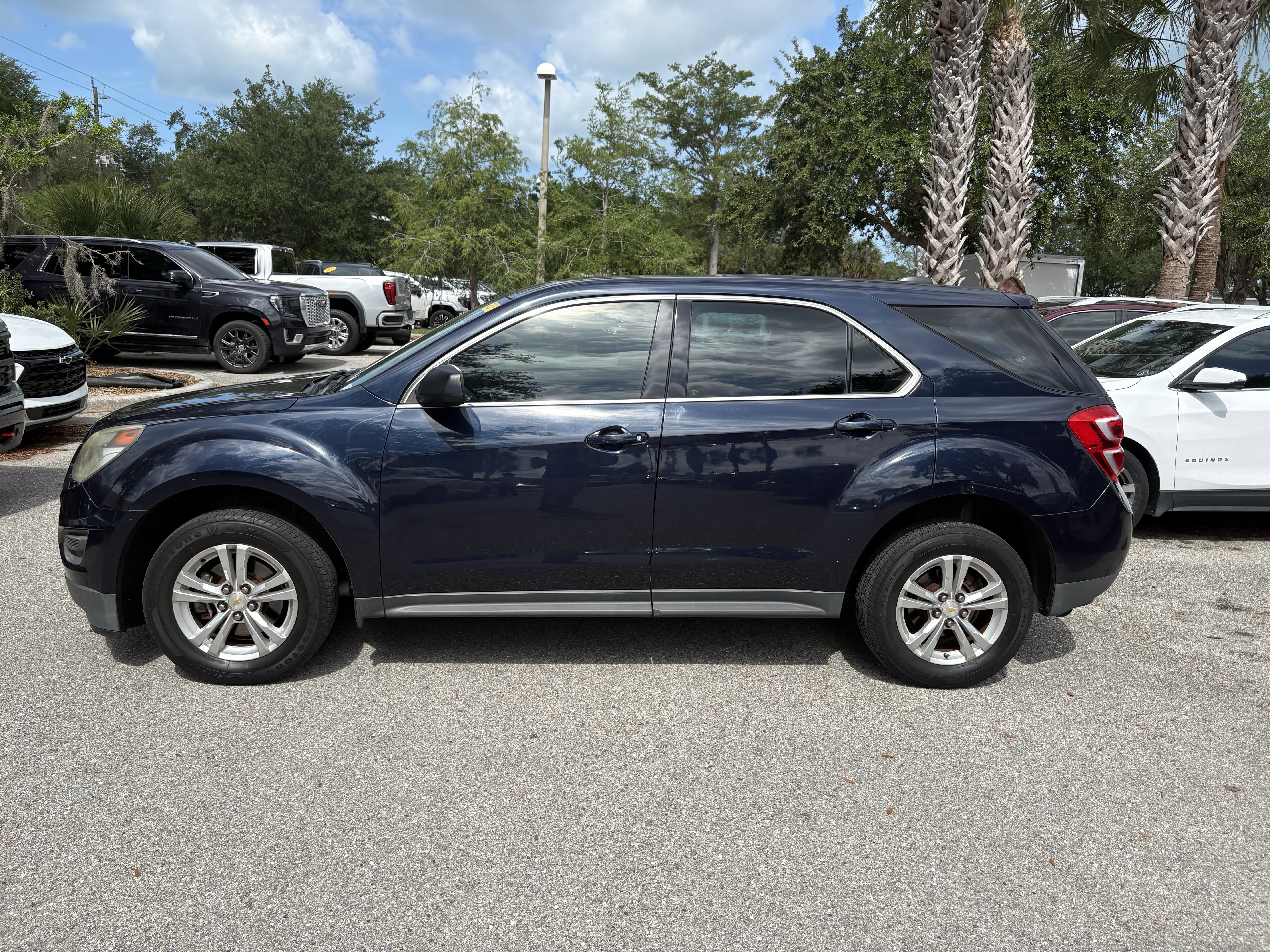 Used 2017 Chevrolet Equinox LS FWD image 4