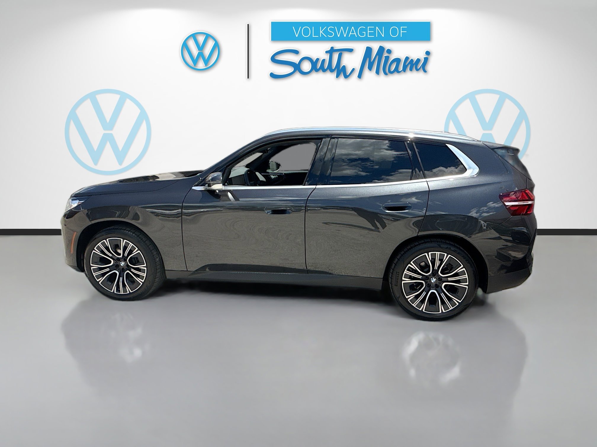Used 2025 BMW X3 xDrive30i w/ Convenience Package AWD/4WD image 4