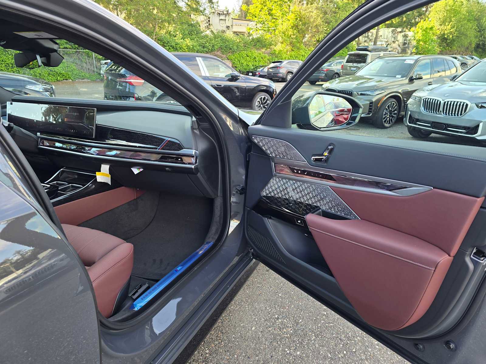 New 2025 BMW 750e xDrive 750e xDrive w/ Executive Package image 10