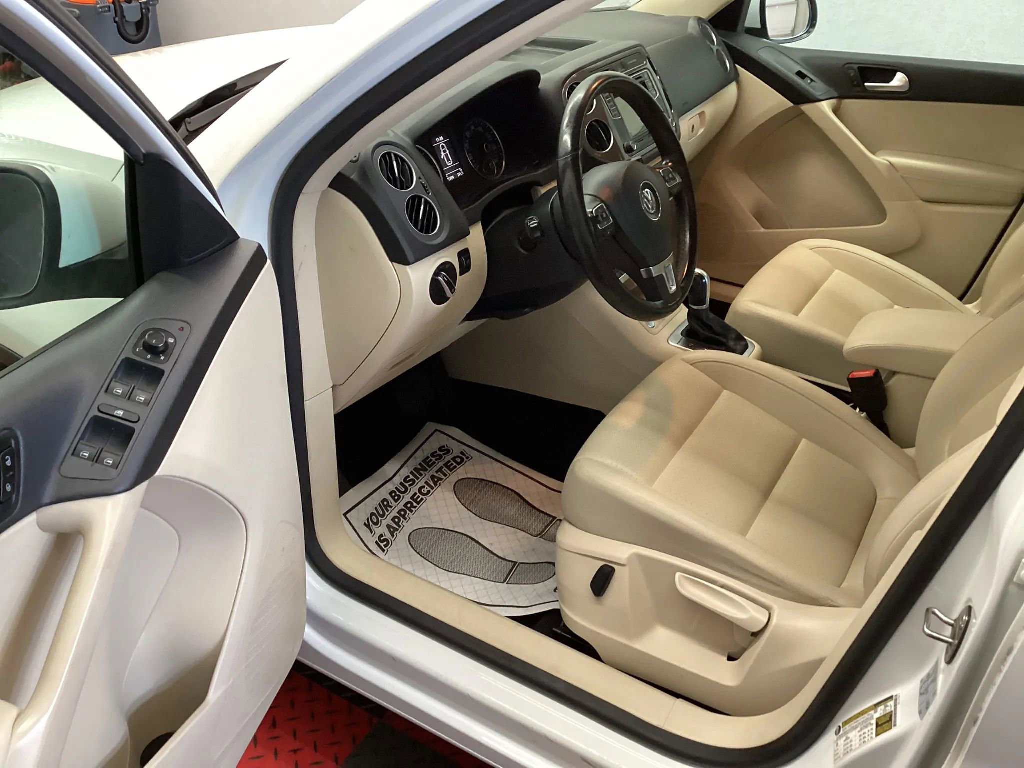 Used 2016 Volkswagen Tiguan S AWD/4WD image 8