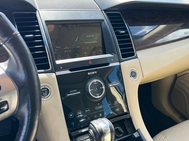 Used 2016 Ford Taurus Limited w/ Equipment Group 301A AWD/4WD image 18