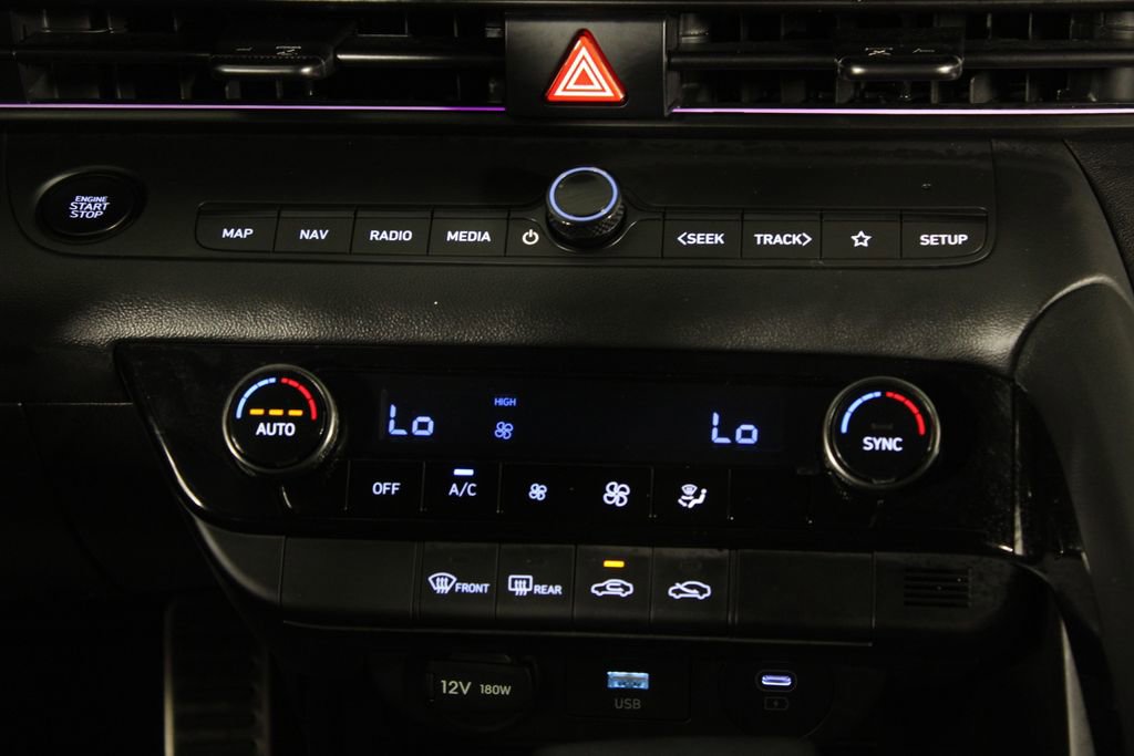 Certified 2025 Hyundai Elantra SEL image 22