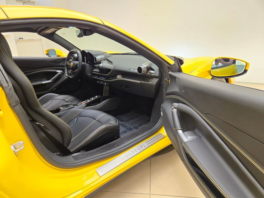 Used 2021 Ferrari F8 Tributo image 29