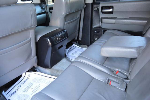 Used 2010 Toyota Sequoia Limited image 29