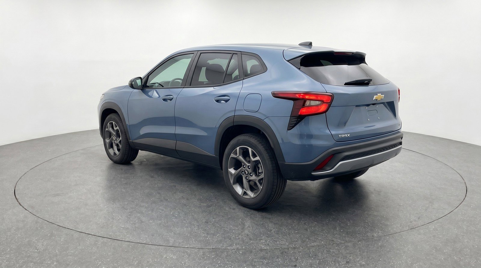 Used 2025 Chevrolet Trax LT FWD image 6