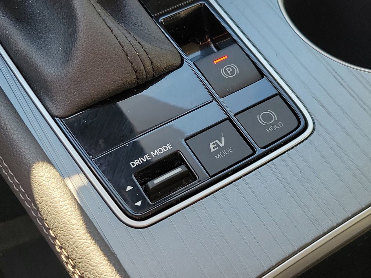 Used 2025 Toyota Sienna LE image 28