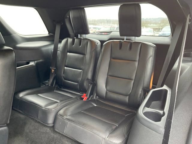 Used 2018 Ford Explorer XLT w/ Equipment Group 202A image 26