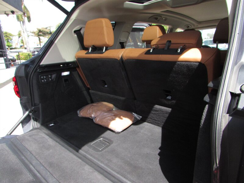 Used 2020 BMW X7 xDrive40i w/ Premium Package AWD/4WD image 37