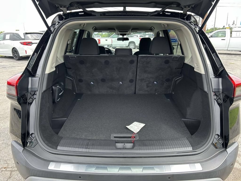 Used 2023 Nissan Rogue SV FWD image 18