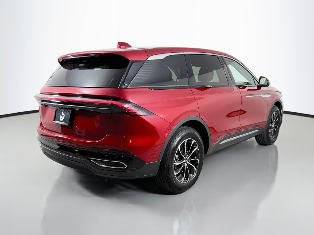 Used 2025 Lincoln Nautilus Premier AWD/4WD image 5