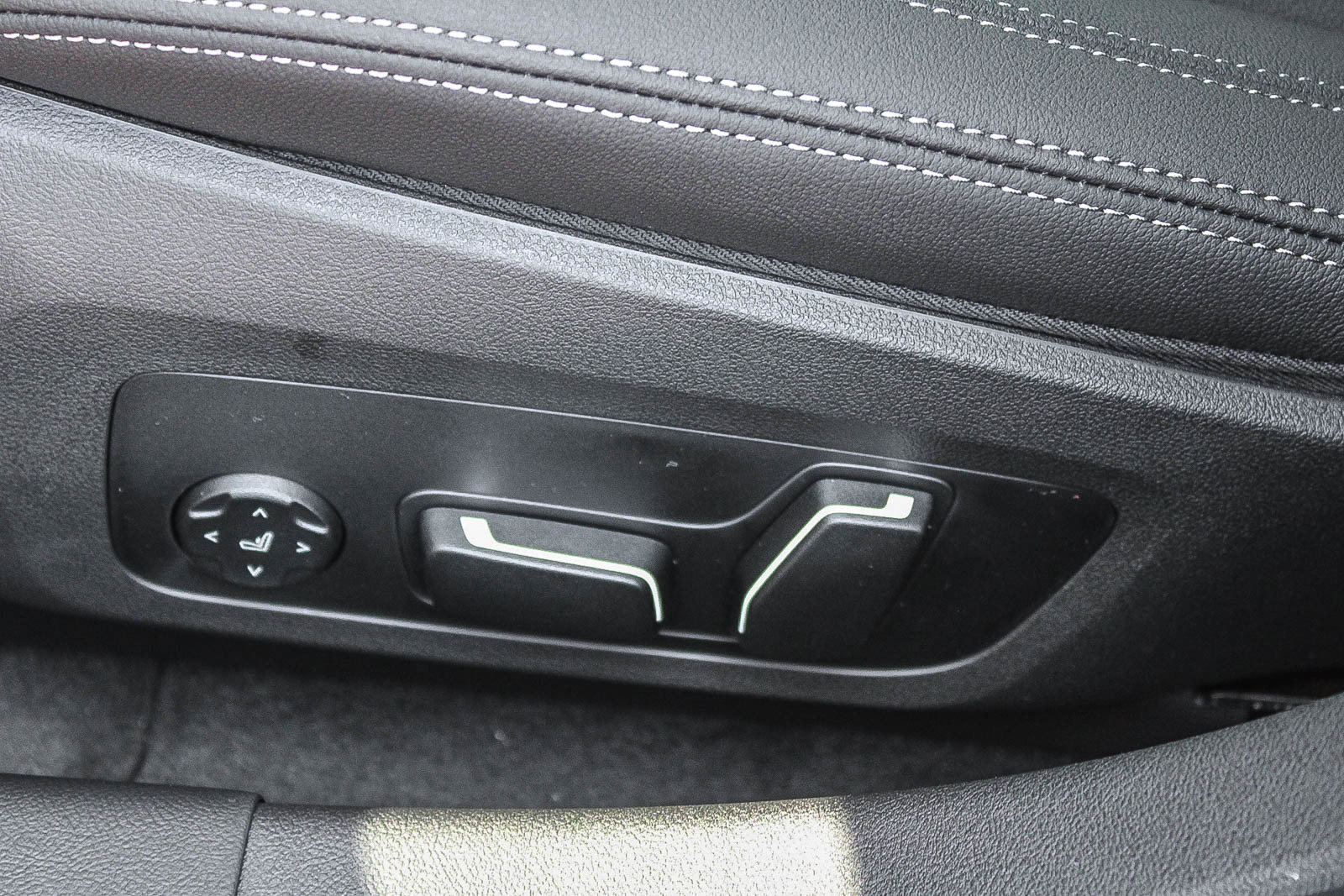 New 2026 BMW i4 xDrive40i AWD/4WD image 21