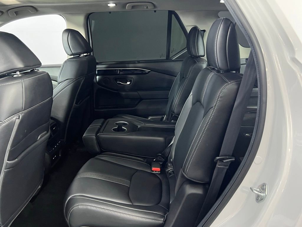 Used 2024 Honda Pilot Touring image 29
