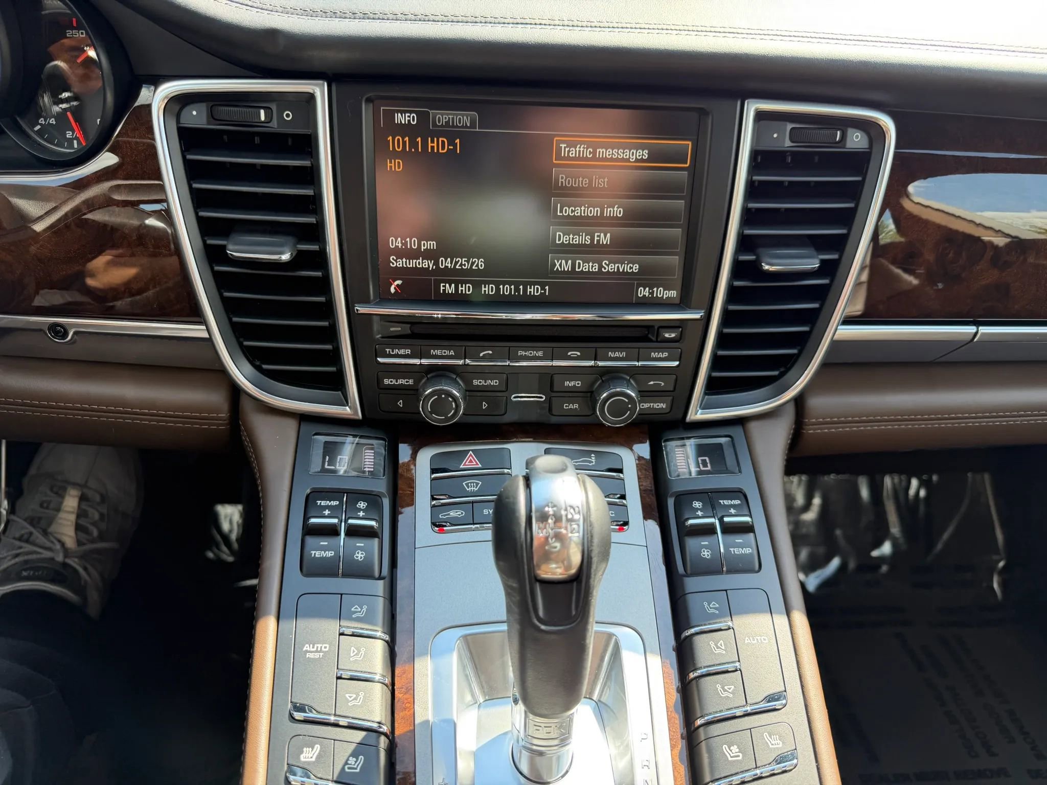 Used 2015 Porsche Panamera w/ Premium Package RWD image 15