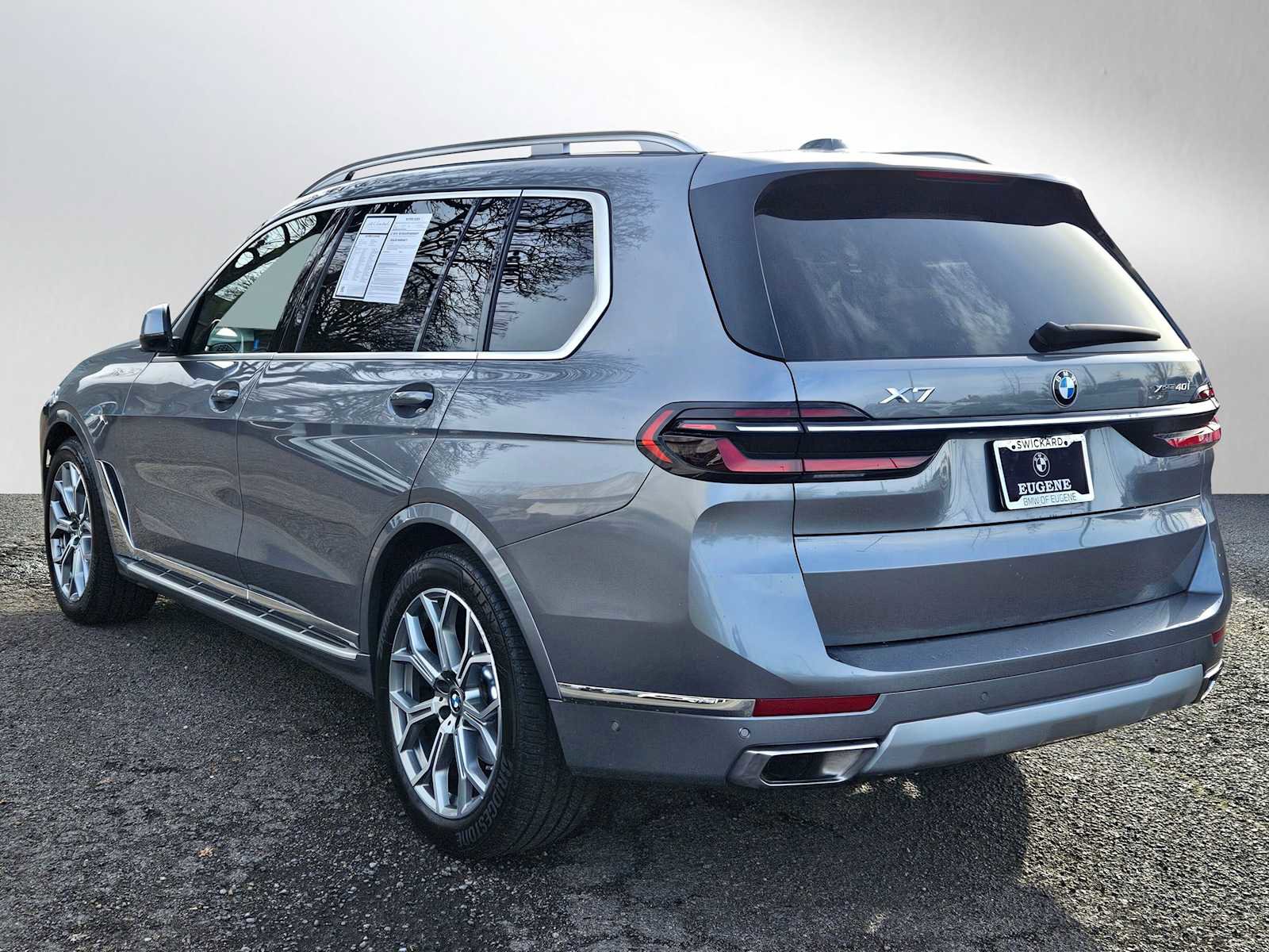 Used 2023 BMW X7 xDrive40i w/ Parking Assistance Package image 4