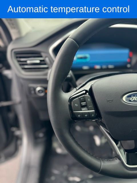 Used 2024 Ford Escape SE w/ PHEV Premium Package FWD image 17