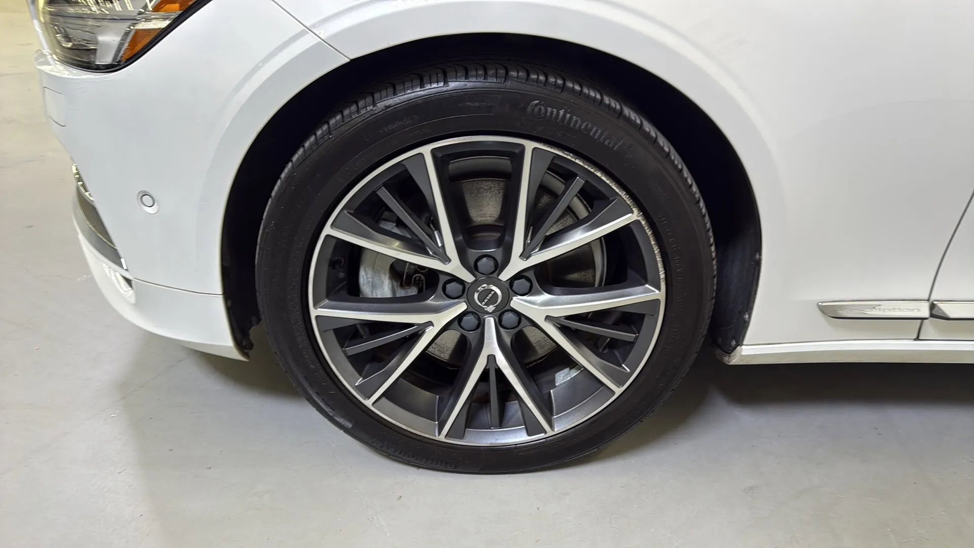 Used 2018 Volvo S90 T6 Inscription image 28