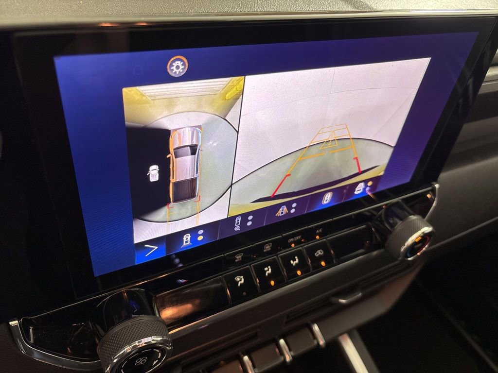 Used 2023 Chevrolet Colorado Trail Boss w/ Technology Package image 37