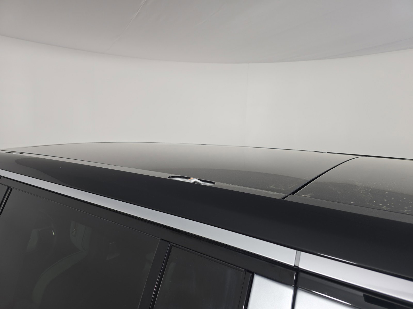 Used 2023 Rivian R1S Adventure image 13