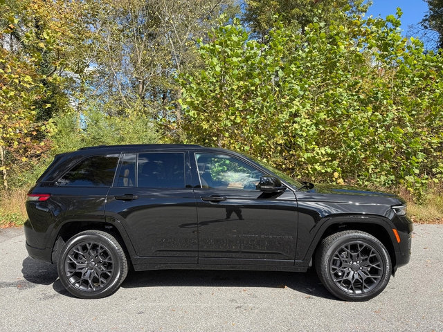 New 2025 Jeep Grand Cherokee Summit image 6