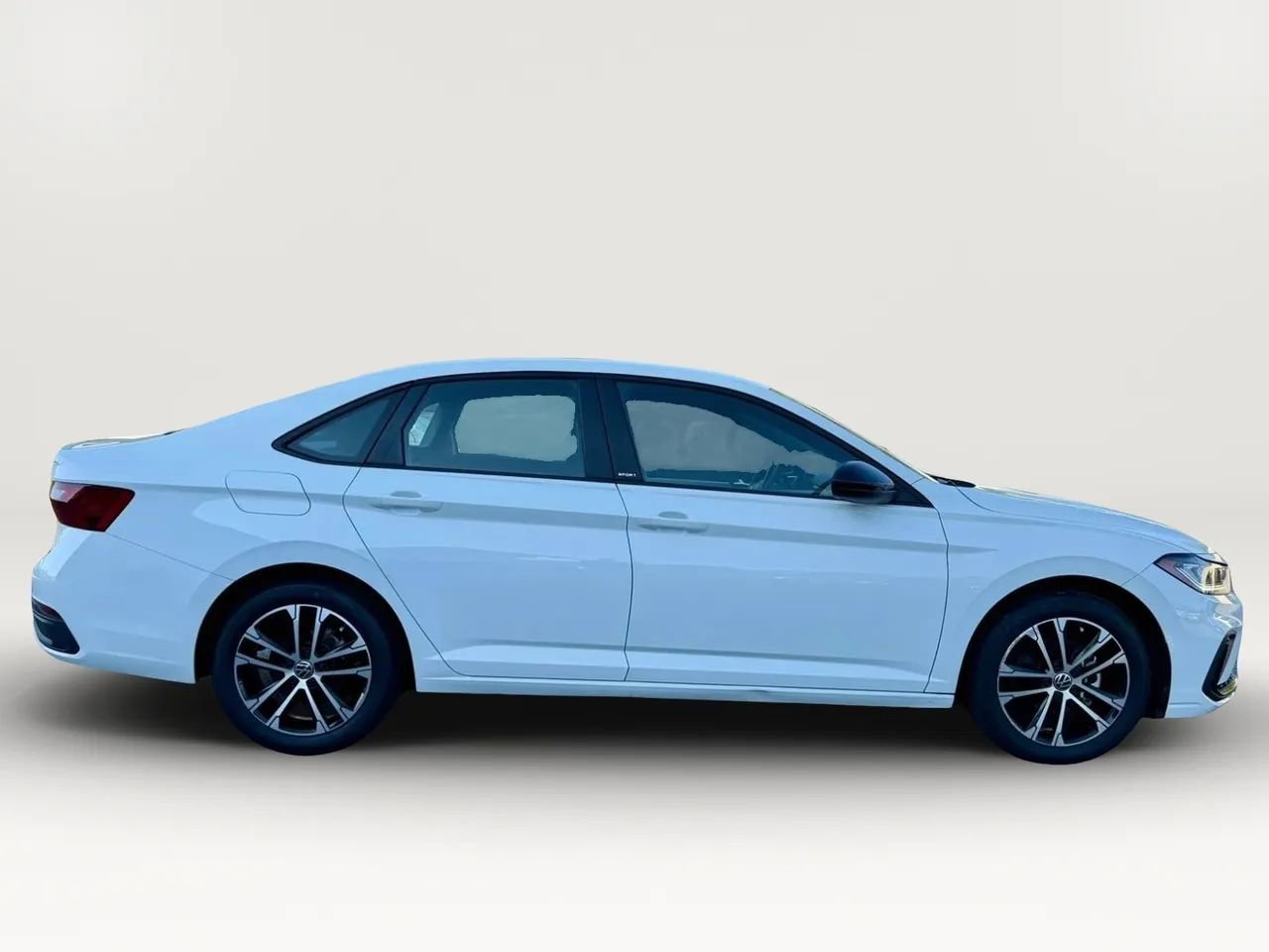 Used 2025 Volkswagen Jetta Sport image 8