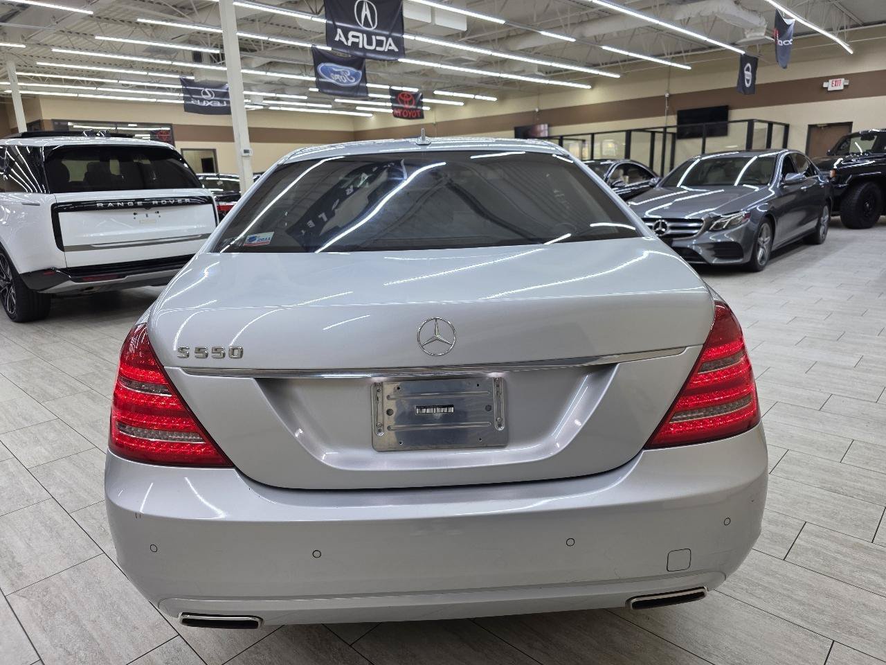 Used 2010 Mercedes-Benz S 550 image 7