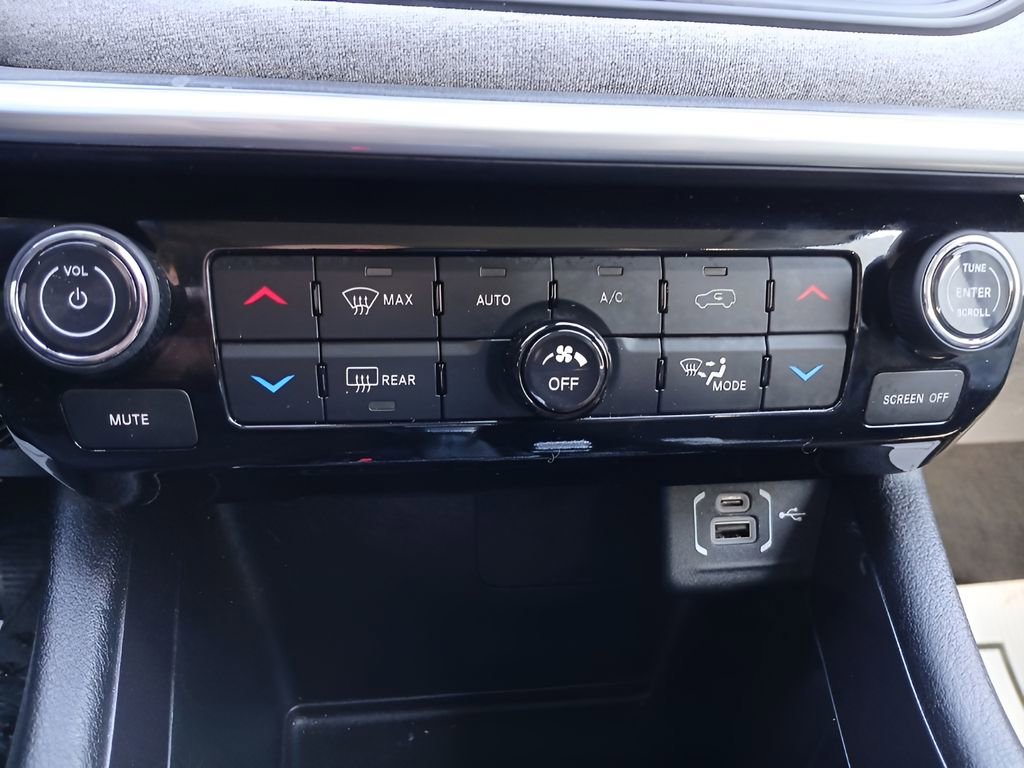 Used 2022 Jeep Compass Latitude w/ Convenience Group image 16