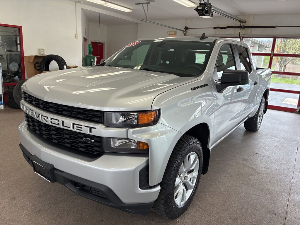 Used 2020 Chevrolet Silverado 1500 Custom w/ Custom Value Package AWD/4WD image 3