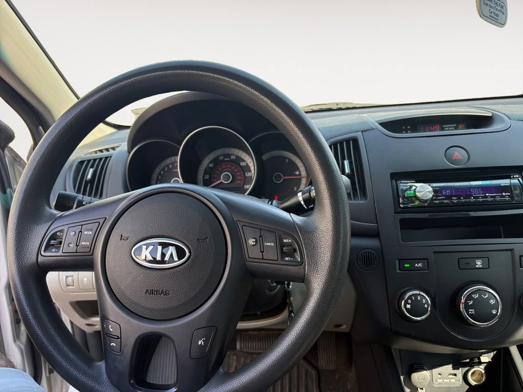 Used 2010 Kia Forte EX FWD image 9