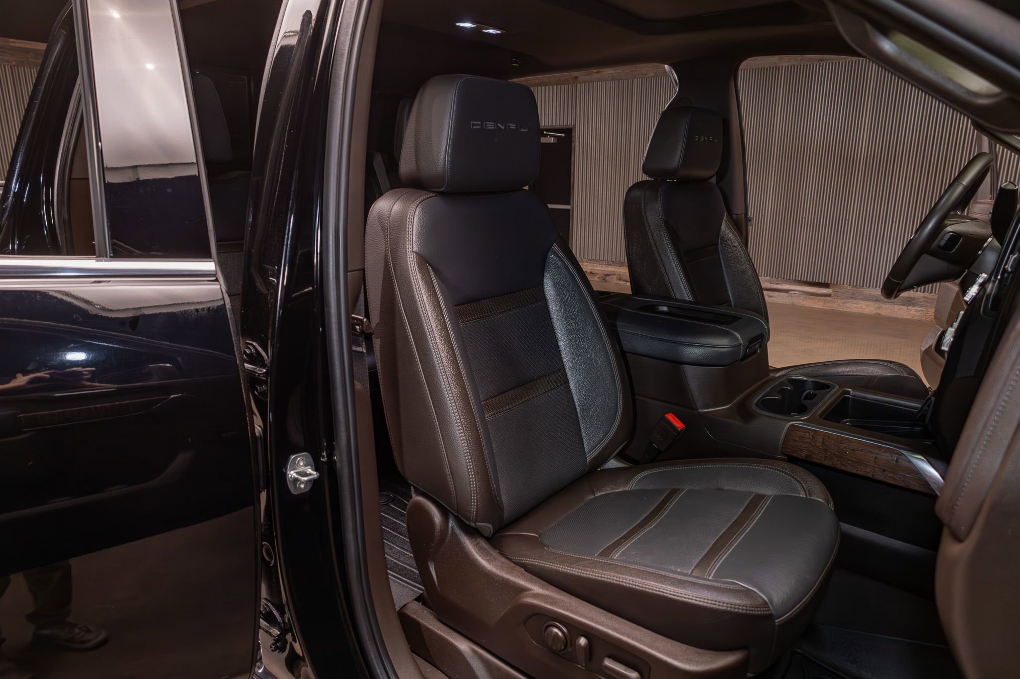 Used 2021 GMC Sierra 2500 Denali w/ Denali Ultimate Package AWD/4WD image 28
