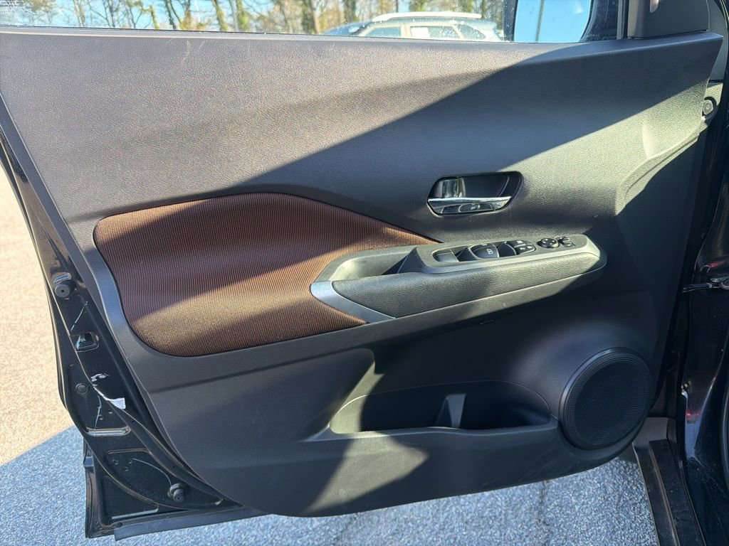 Used 2023 Nissan Kicks SR w/ Interior Electronics Package image 12