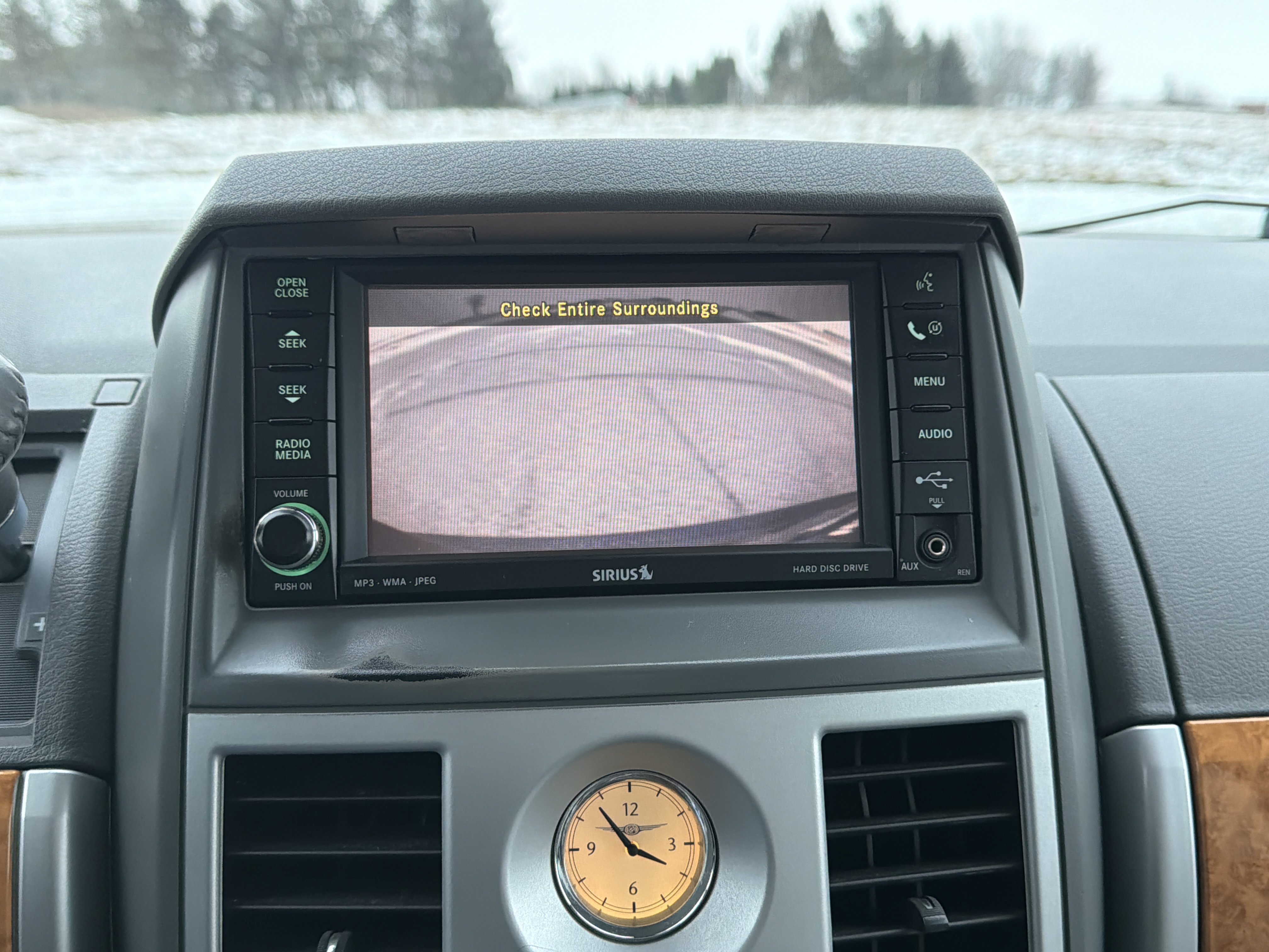 Used 2009 Chrysler Town & Country Limited w/ Entertainment Group #3 image 27