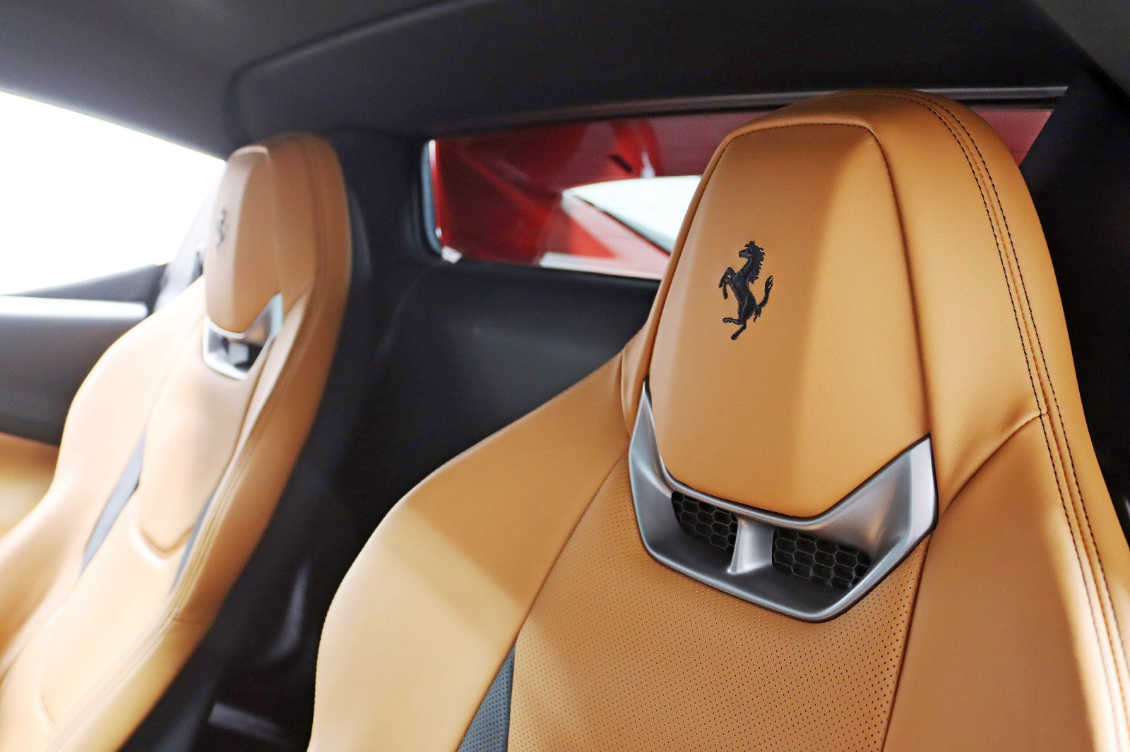 Used 2024 Ferrari 296 GTS RWD image 36