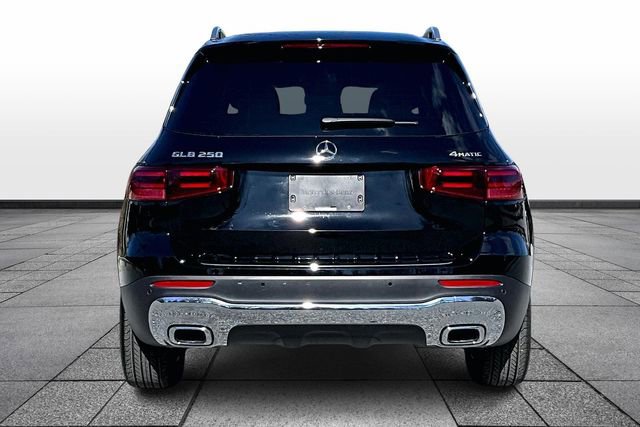 Used 2026 Mercedes-Benz GLB 250 4MATIC image 8