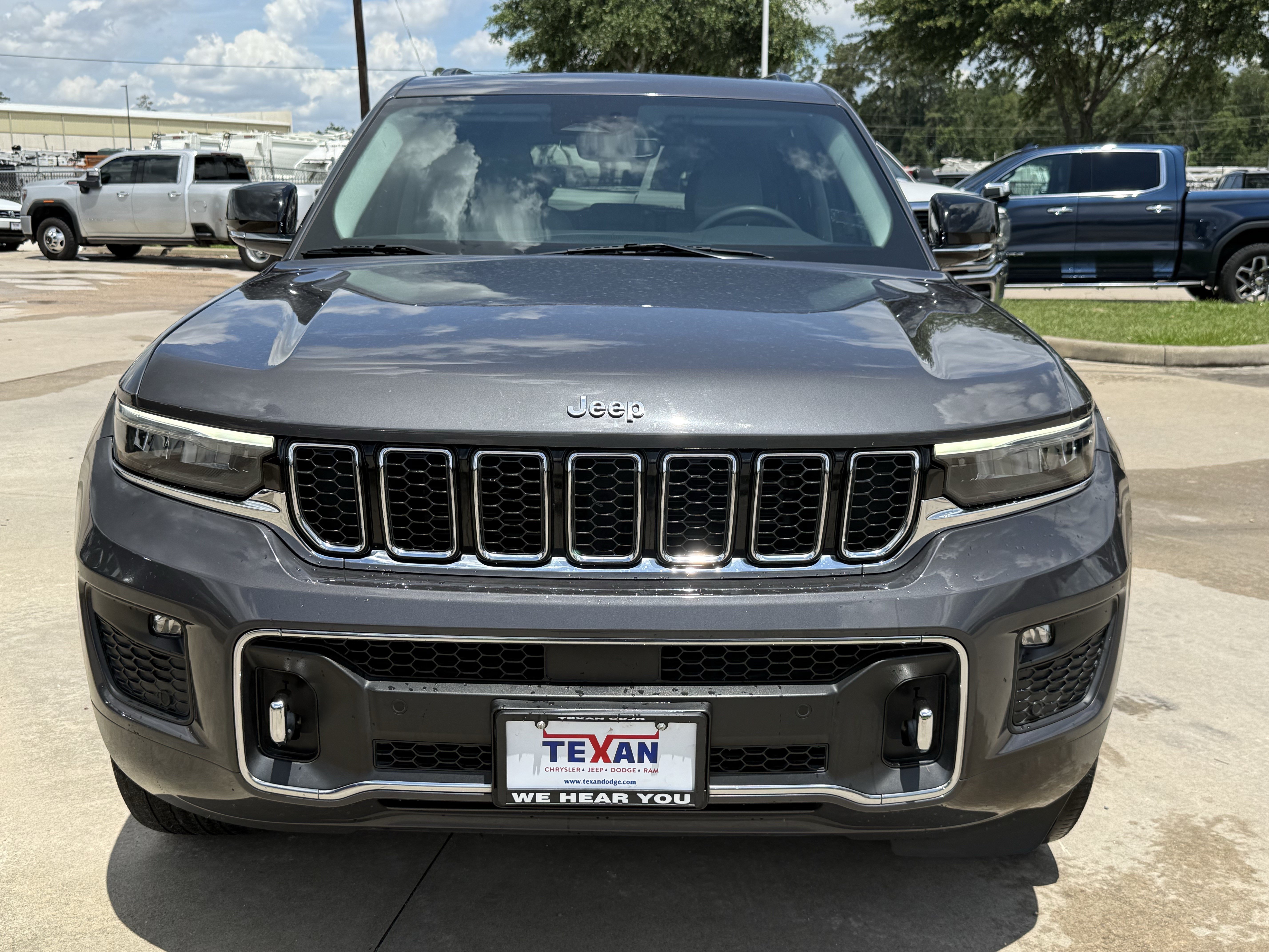Used 2023 Jeep Grand Cherokee Overland RWD image 10
