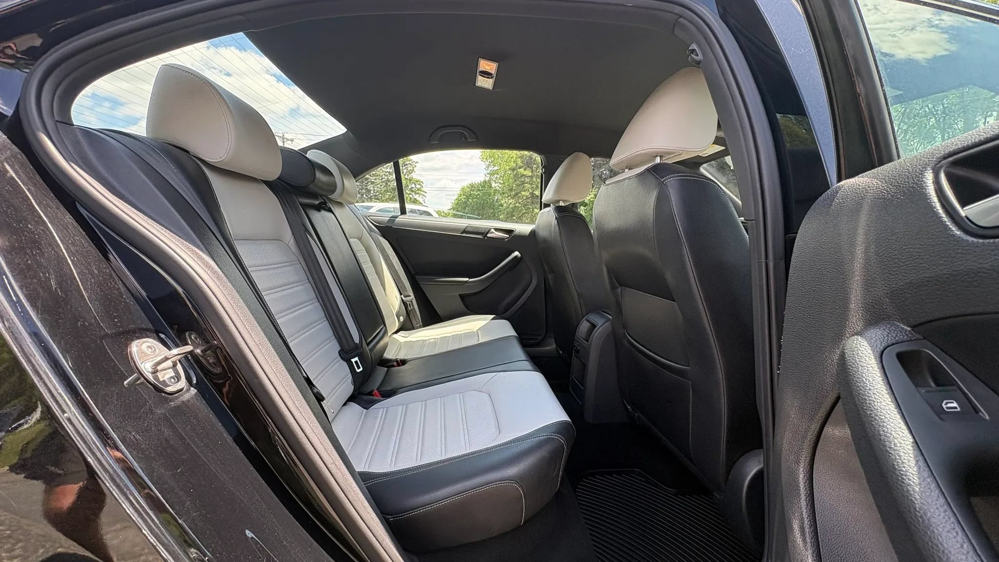 Used 2016 Volkswagen Jetta Sport FWD image 29