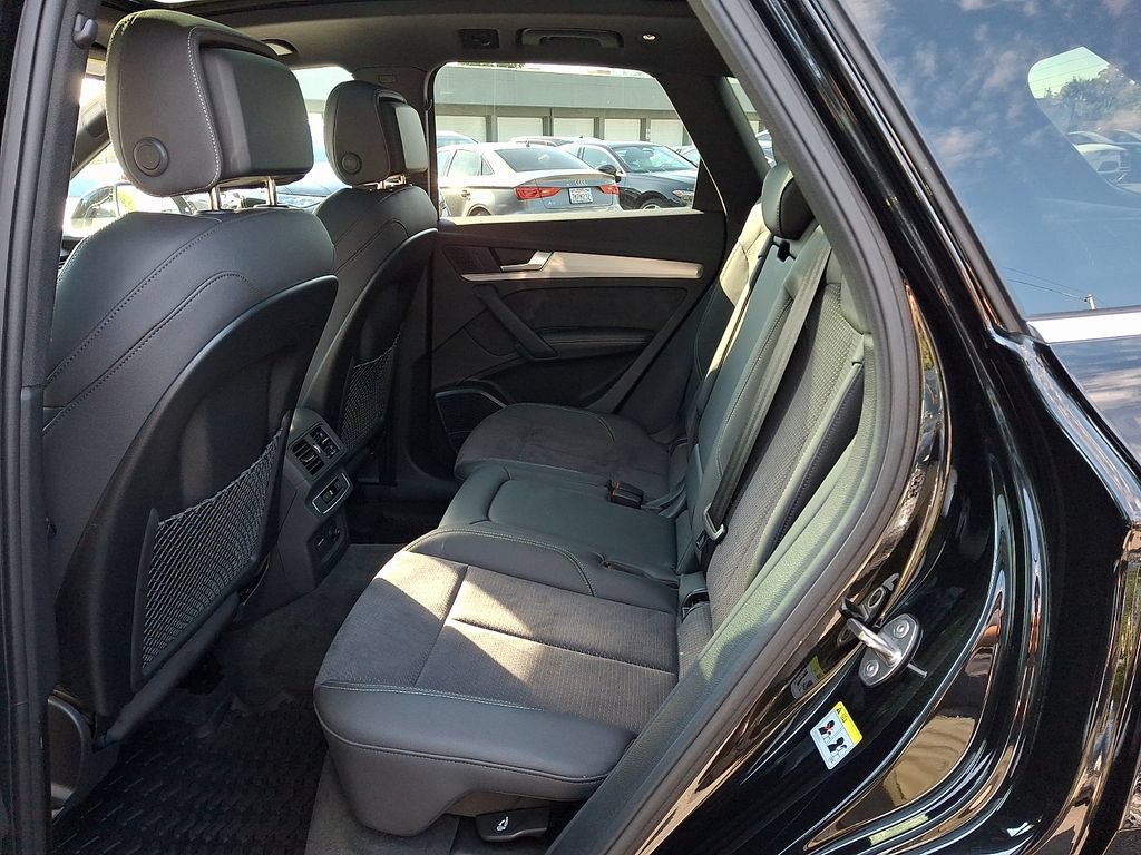 Used 2023 Audi Q5 e Premium Plus w/ Premium Plus Package AWD/4WD image 10