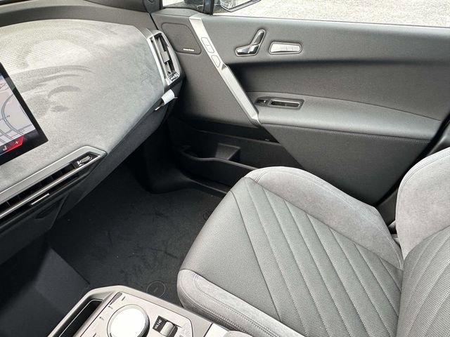 New 2026 BMW iX xDrive45 w/ M Sport Package image 18