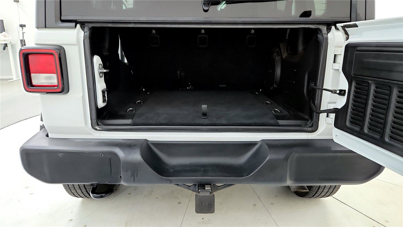 Used 2018 Jeep Wrangler Unlimited Sport S image 18