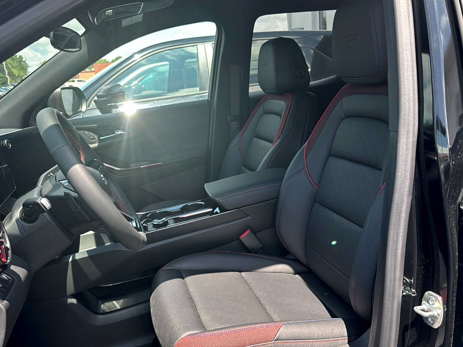 Used 2026 Chevrolet Equinox RS w/ Convenience Package III FWD image 5
